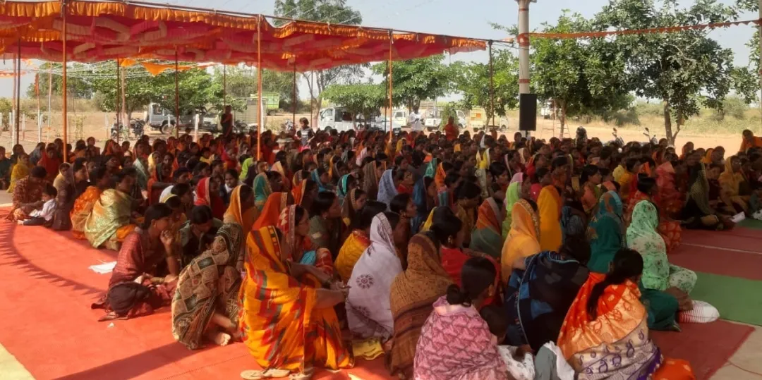 बचत गटाच्या महिलांनी बँकेच्या अर्थसहाय्य घेऊन प्रगती साधावी. -- मुख्य शाखा व्यवस्थापक अतुल सावजी