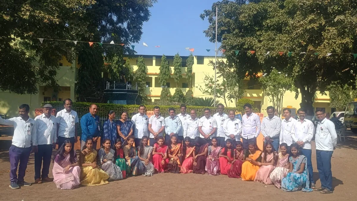 परतूरच्या शास्त्री विद्यालयात स्वयंशासन दिन साजरा